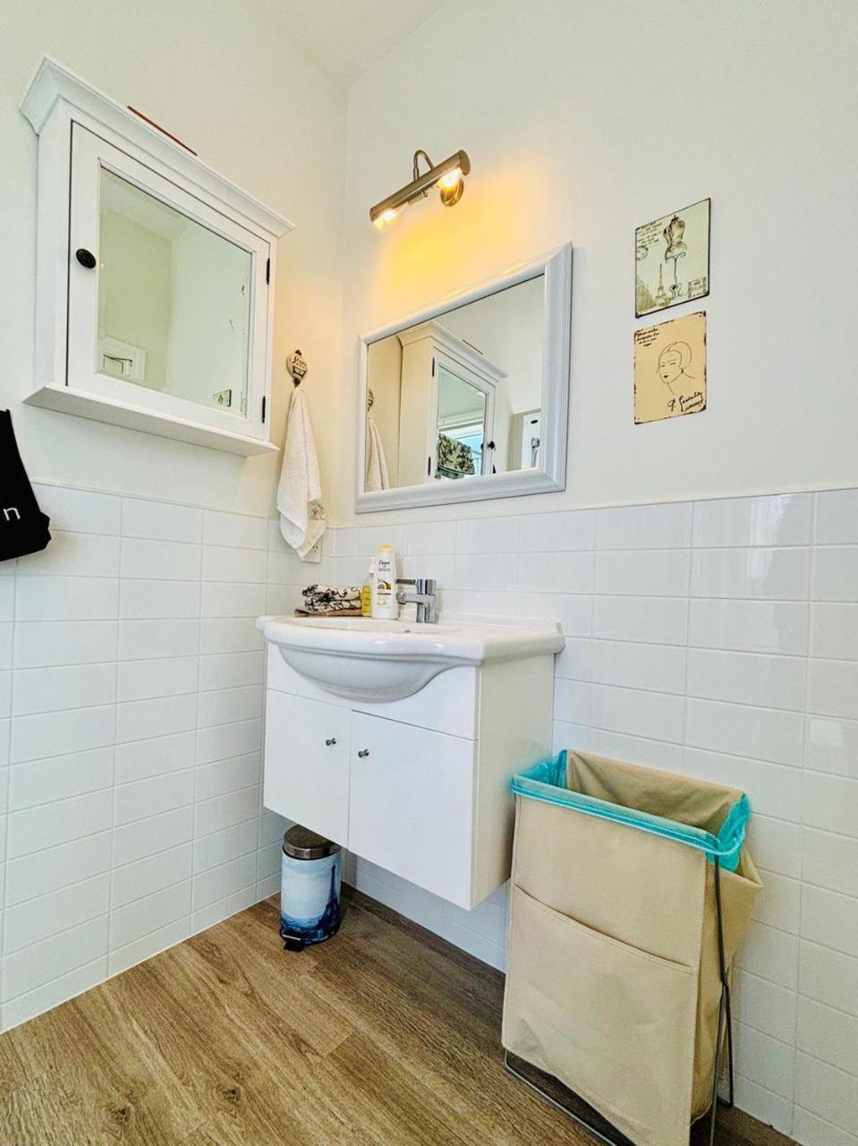 Papanui Paris Inspired Apartment Christchurch Exterior foto